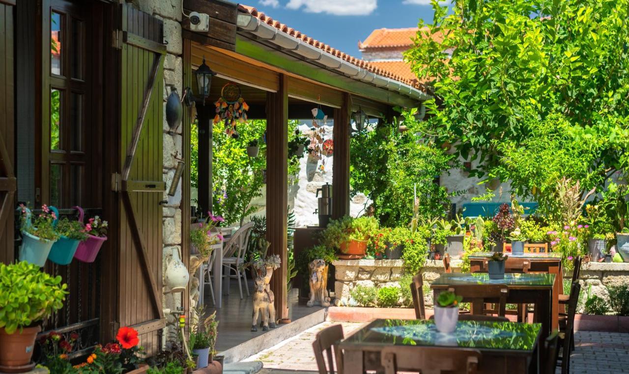 Flores Hotel Alaçatı Exterior photo