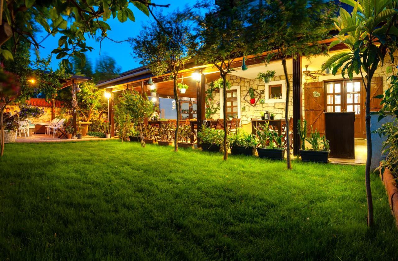 Flores Hotel Alaçatı Exterior photo